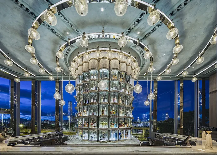 Four Seasons Hotel Hong Kong